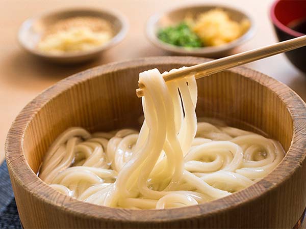 Khám phá mì Udon trứ danh tại không gian ẩm thực Nhật Bản