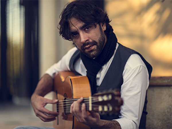 Daniel Casares: Chân dung Picasso qua tiếng đàn ghi-ta flamenco